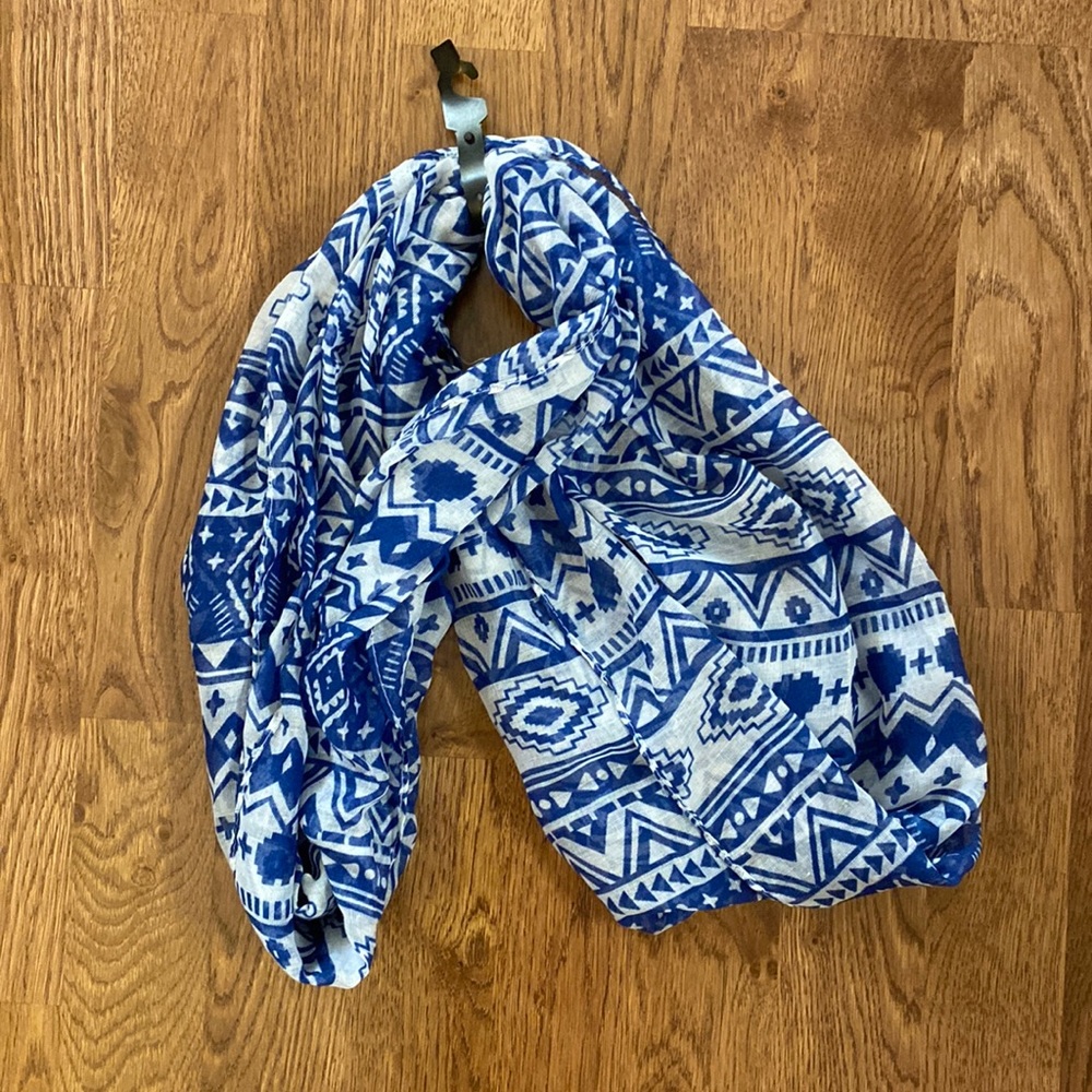 NWT Loop Scarf